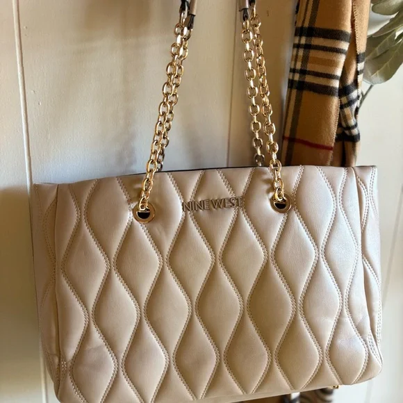 🚨3 for $15 Nine West Aurelie Carryall Handbag Quilted Design Cream Cement Color - Picture 3 of 16